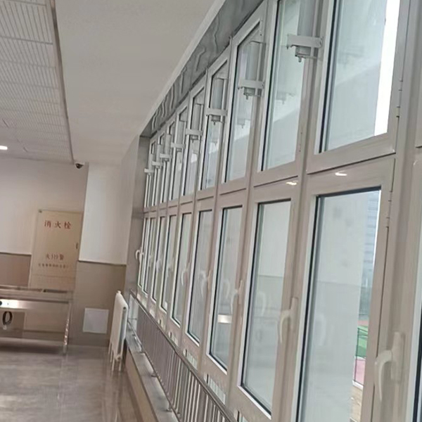 手搖鏈式開窗機應用內開